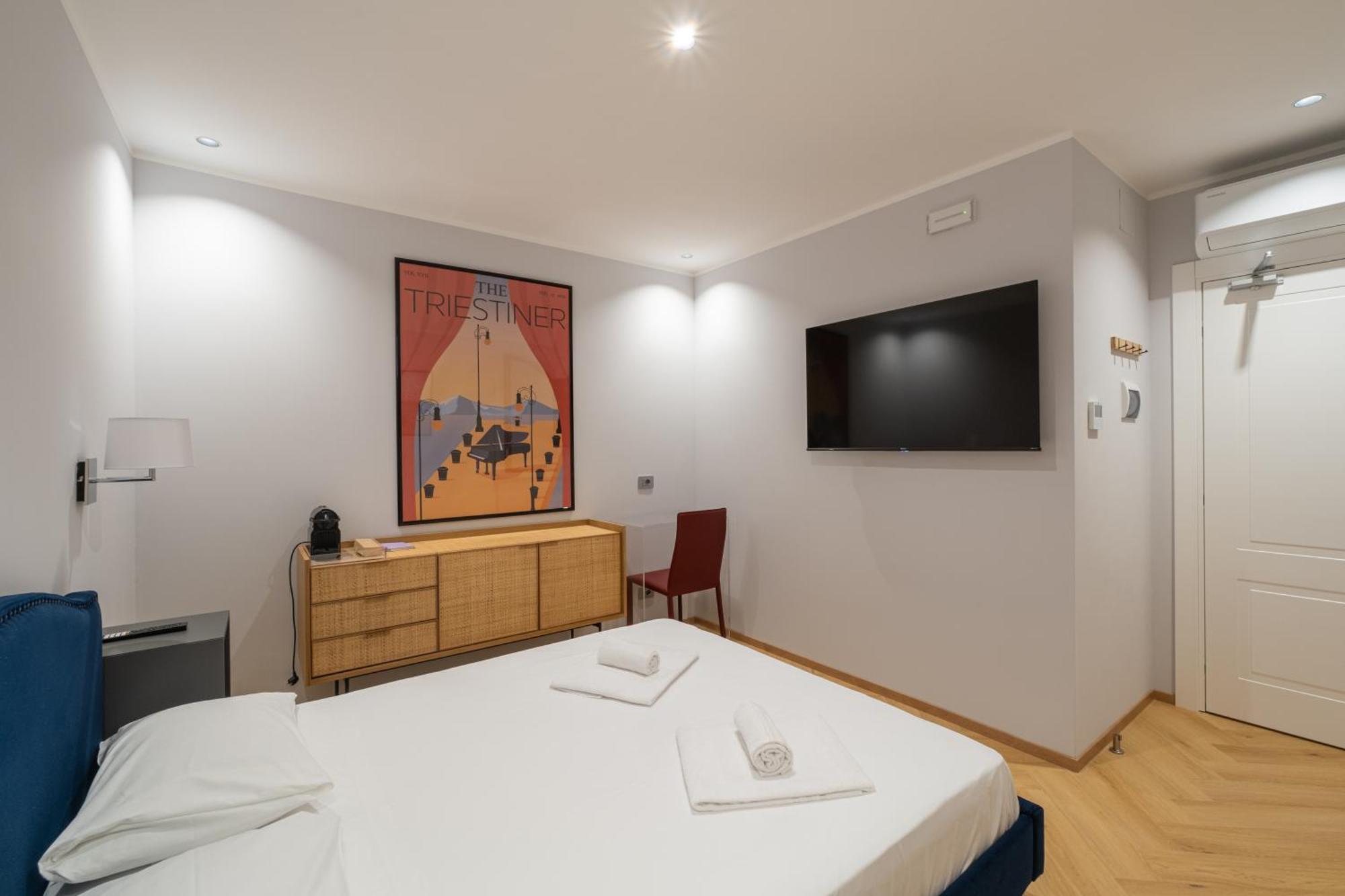 23 Suites Триест Екстериор снимка